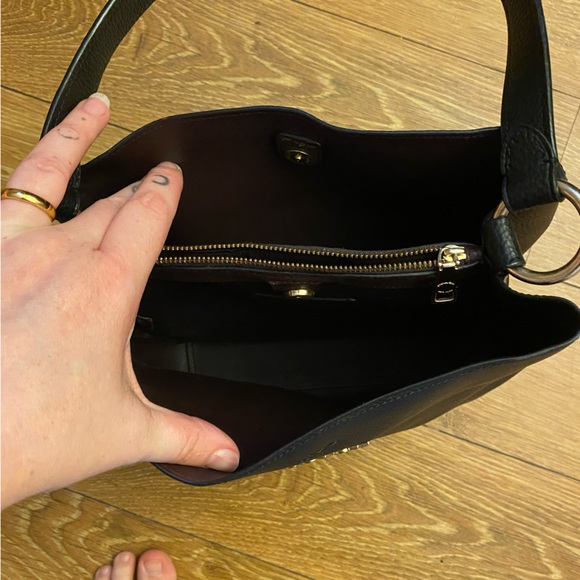 EUC Coach Bucket Bag - Picture 3 of 7